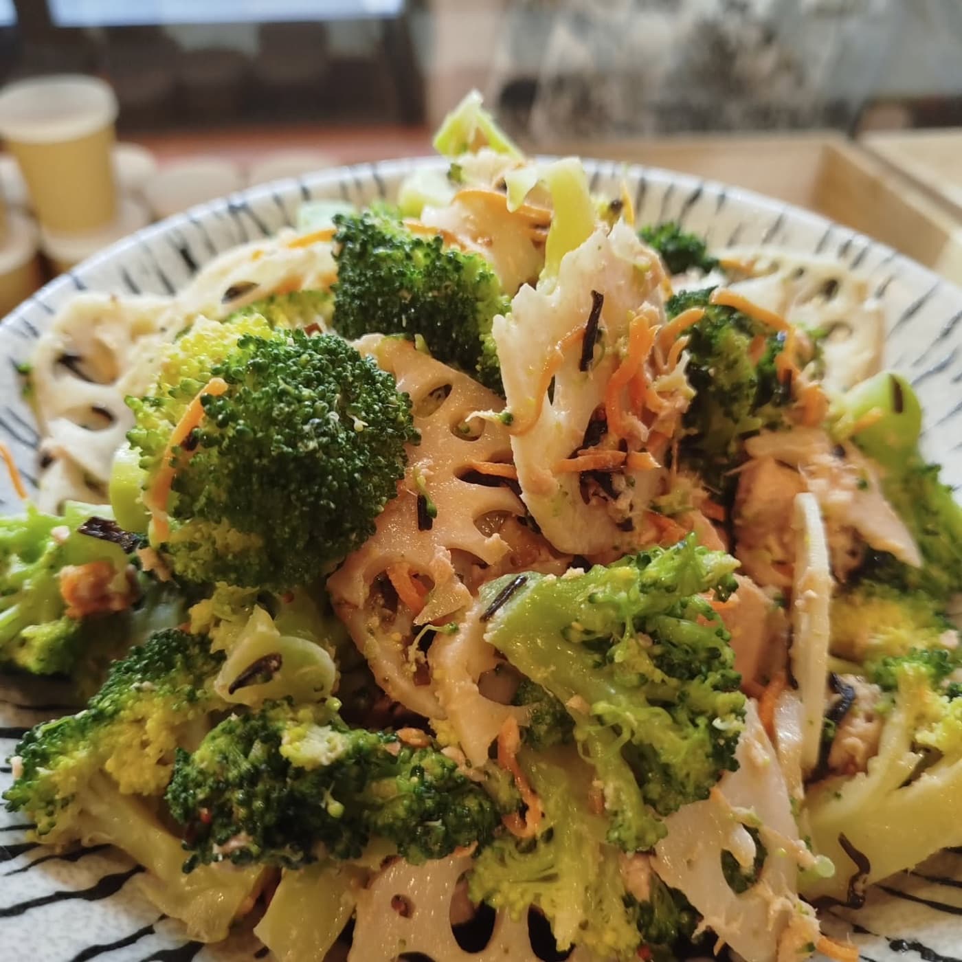 Insalata di loto e broccoli